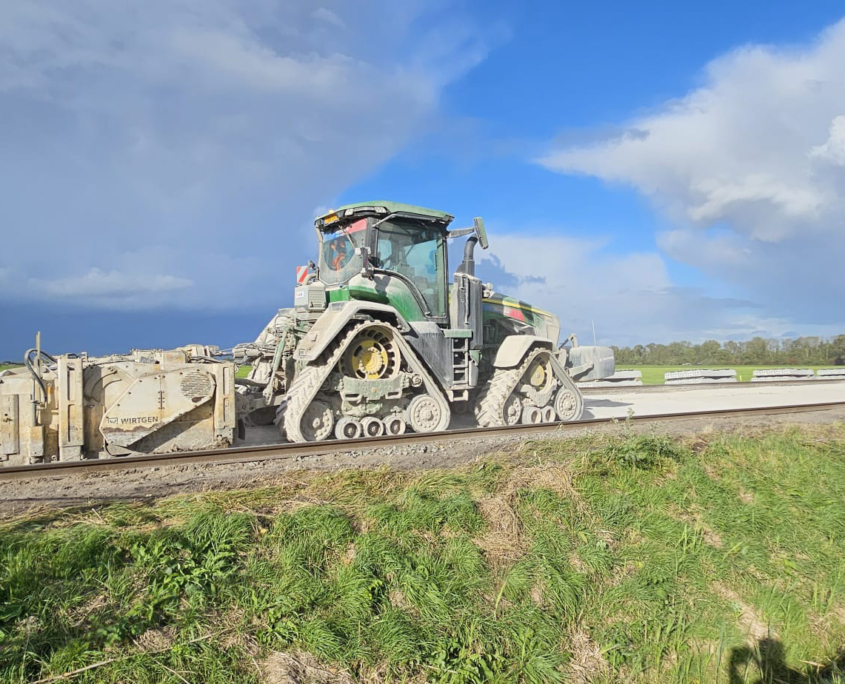 ProSoil wordt aangebracht er stabilisatie van het spoor om horizontale verzakkingen te voorkomen.